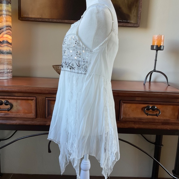 Wet Seal Lace, Sequin and Beaded Cami/Halter. White. Size S - Picture 11 of 12